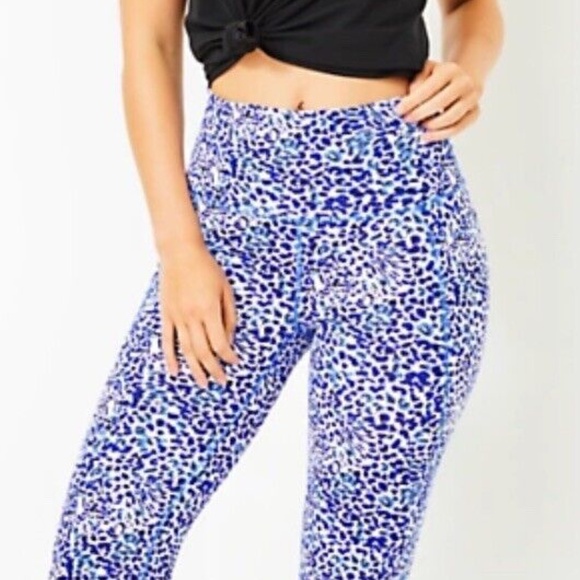 new Lilly Pulitzer Luxletic UPF 50+ Carpe Vita Flare Leggings Size Small - Picture 4 of 6